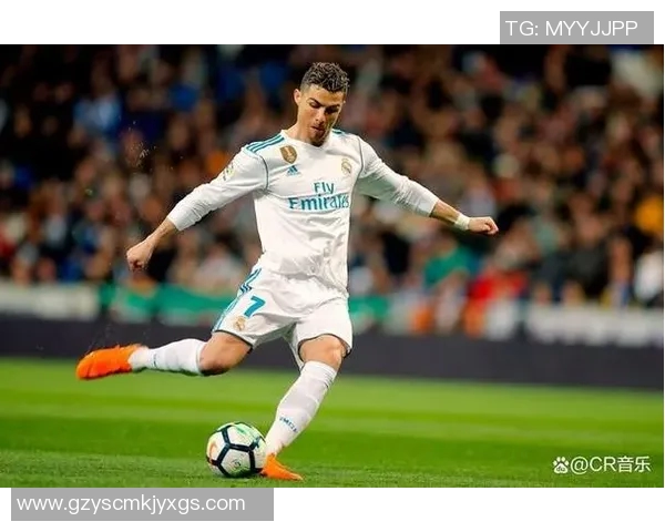 182厘米足球球星：身高优势与技巧完美融合，成就顶级球场传奇